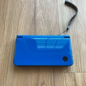 Nintendo DSi XL in Blue